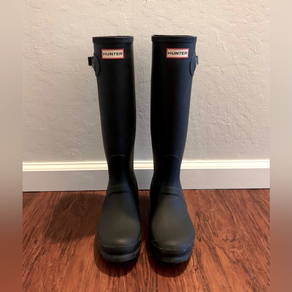 Hunter Women’s Original Tall Rain Boots, Matte Black, Size 9